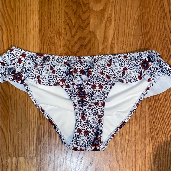 bikini! 😚 - Picture 2 of 3